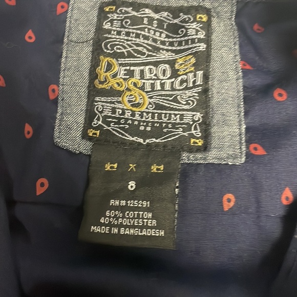 Button down - Picture 3 of 3